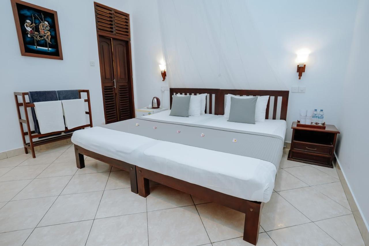 Blue Sky Beach Resort Unawatuna Dış mekan fotoğraf