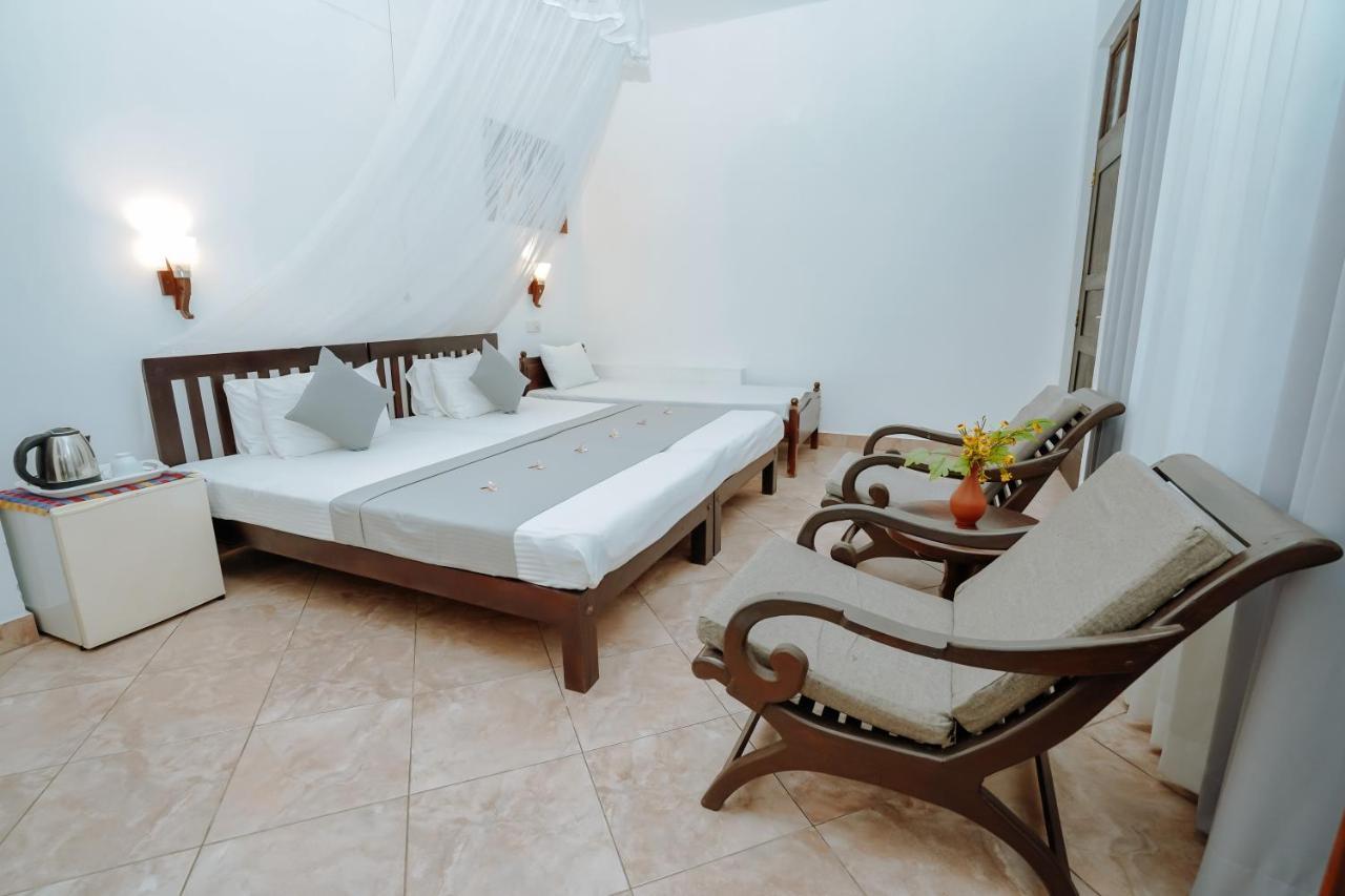 Blue Sky Beach Resort Unawatuna Dış mekan fotoğraf