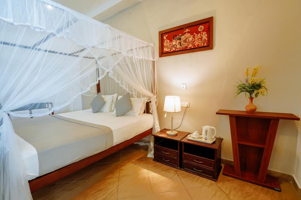 Blue Sky Beach Resort Unawatuna Dış mekan fotoğraf