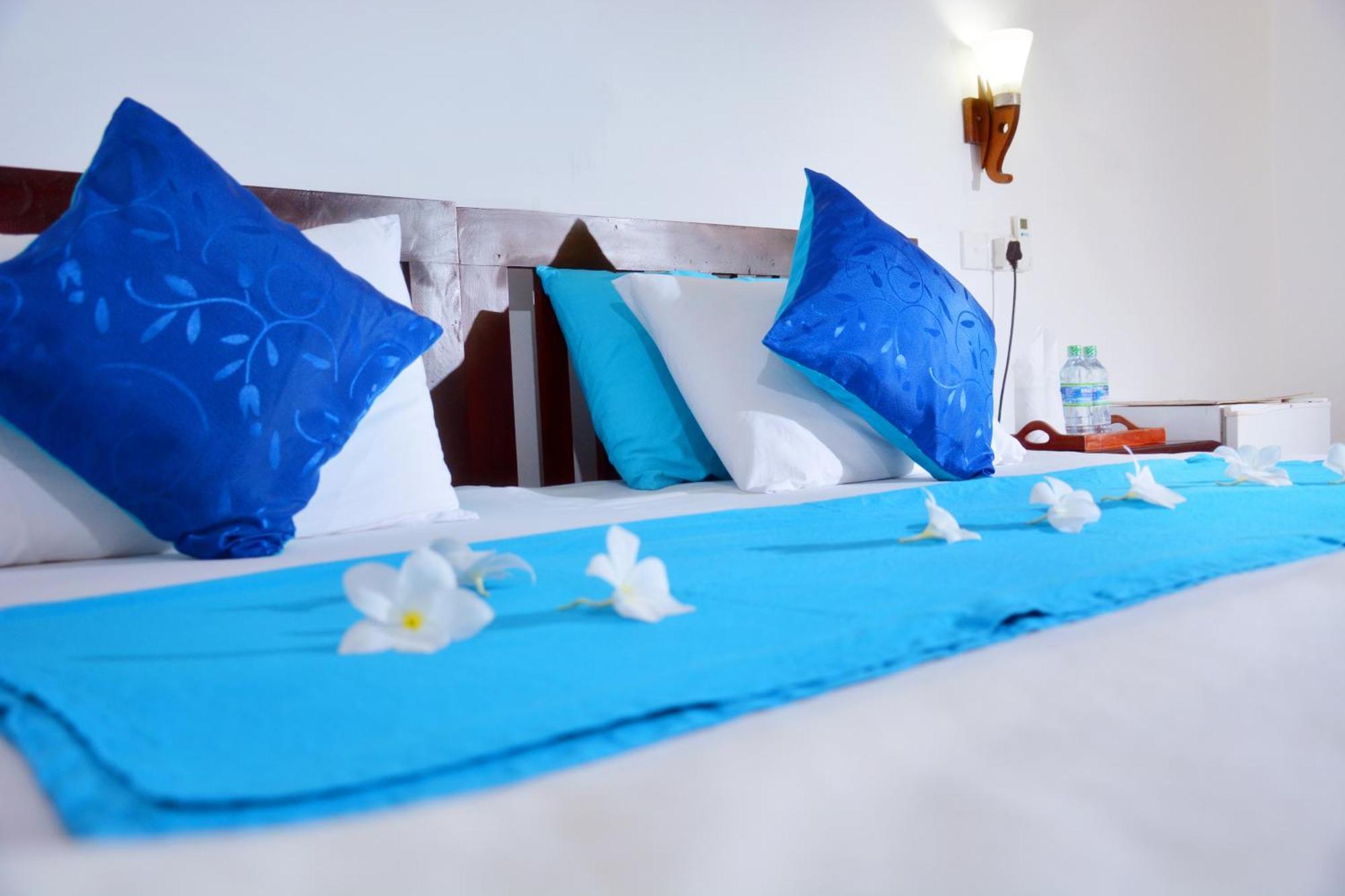 Blue Sky Beach Resort Unawatuna Dış mekan fotoğraf