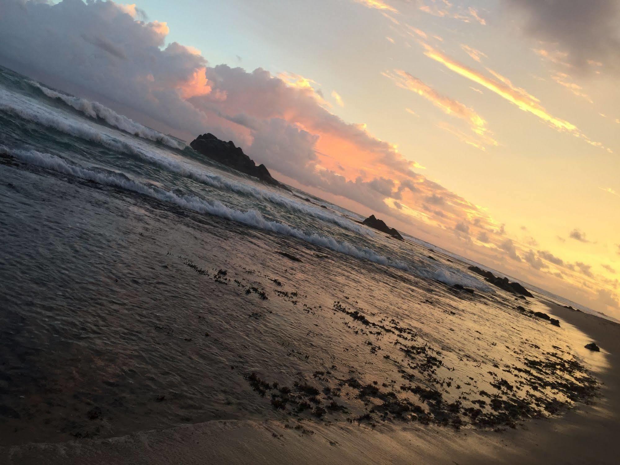 Blue Sky Beach Resort Unawatuna Dış mekan fotoğraf