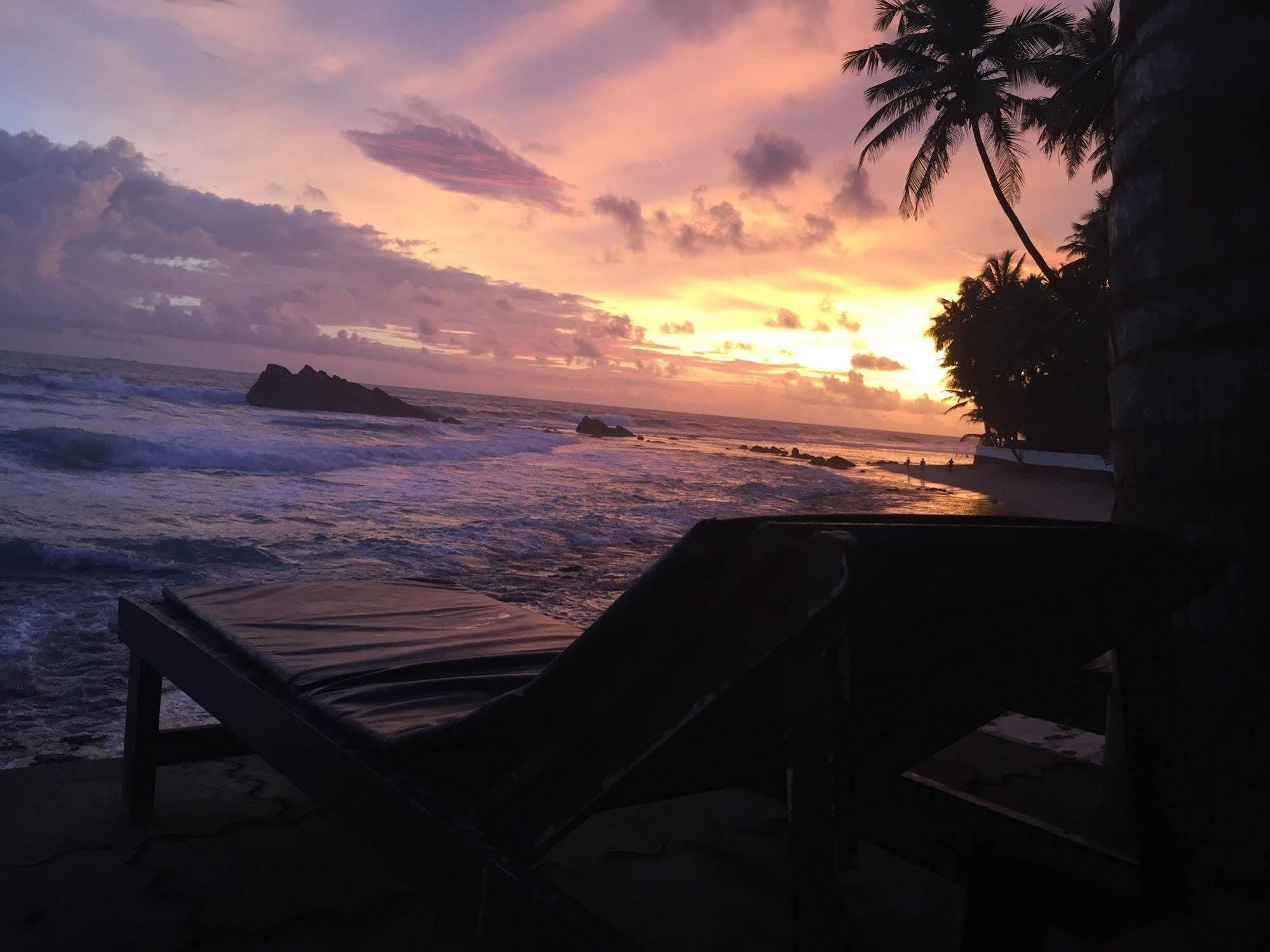 Blue Sky Beach Resort Unawatuna Dış mekan fotoğraf