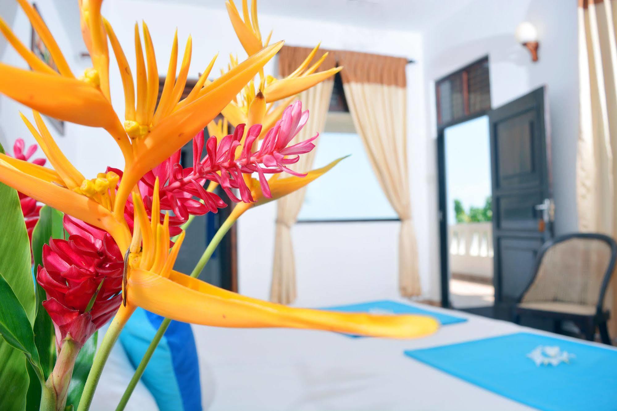 Blue Sky Beach Resort Unawatuna Dış mekan fotoğraf